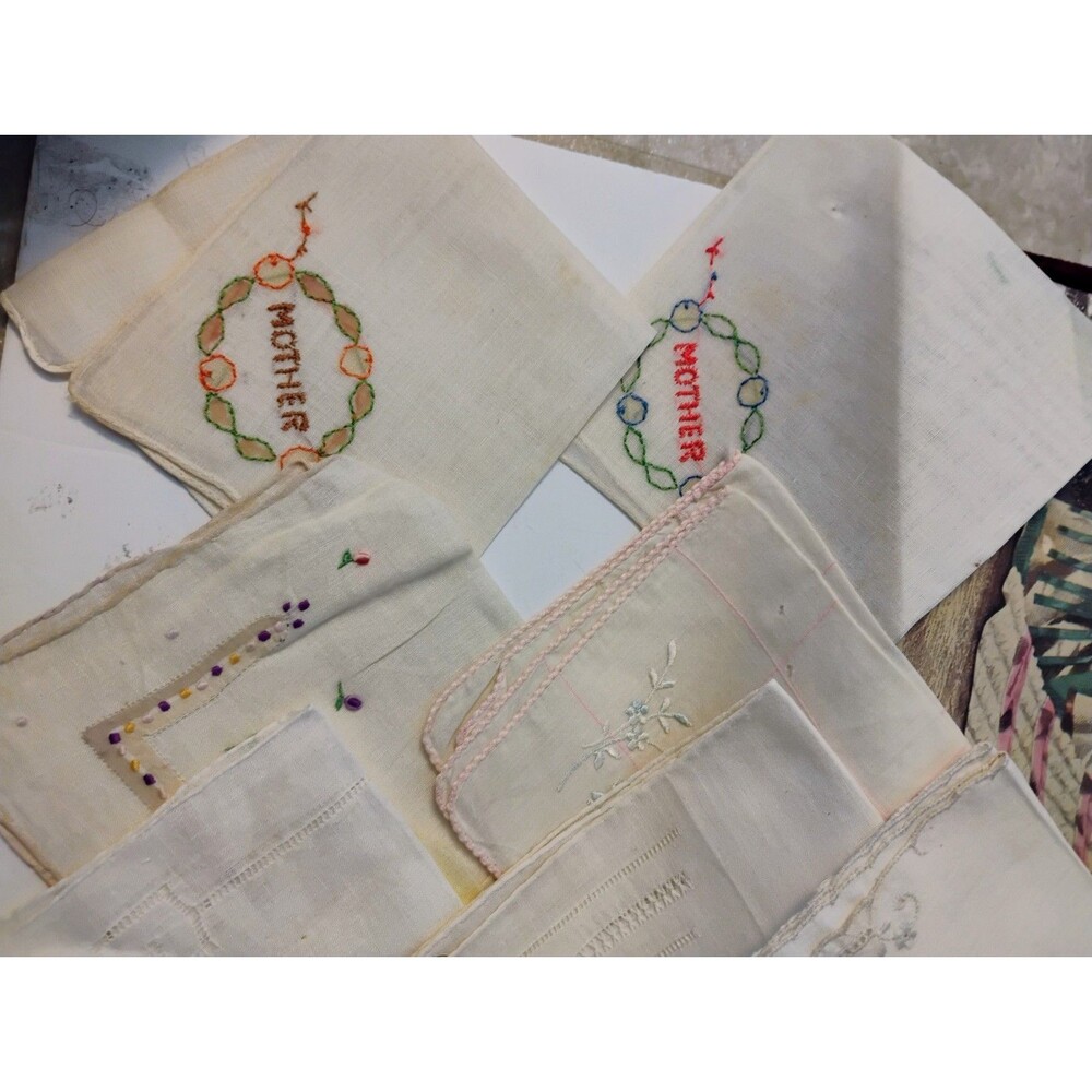 Vintage Handkerchief Lot of 22 Embroidered Mother Lace Monogram & Victorian Gift - Picture 3 of 7